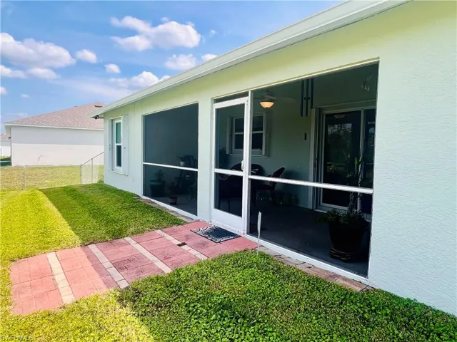 1125 NW 12th LN, CAPE CORAL FL 33993