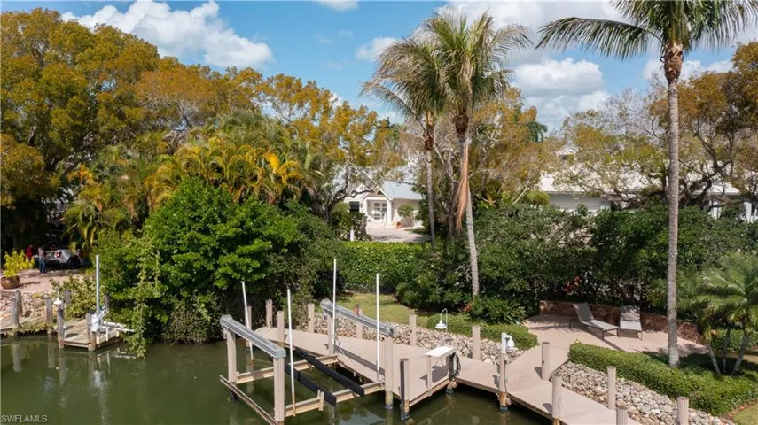 675 18th Ave S, Naples, Florida 34102