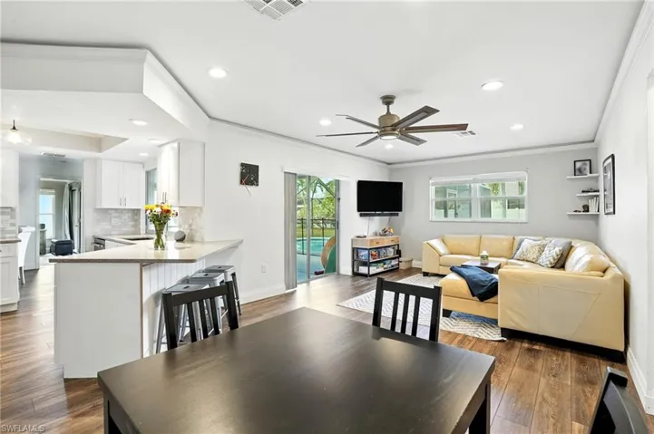 231  Johnnycake  DR, Naples, FL 34110