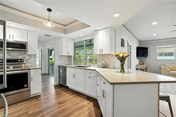 231  Johnnycake  DR, Naples, FL 34110