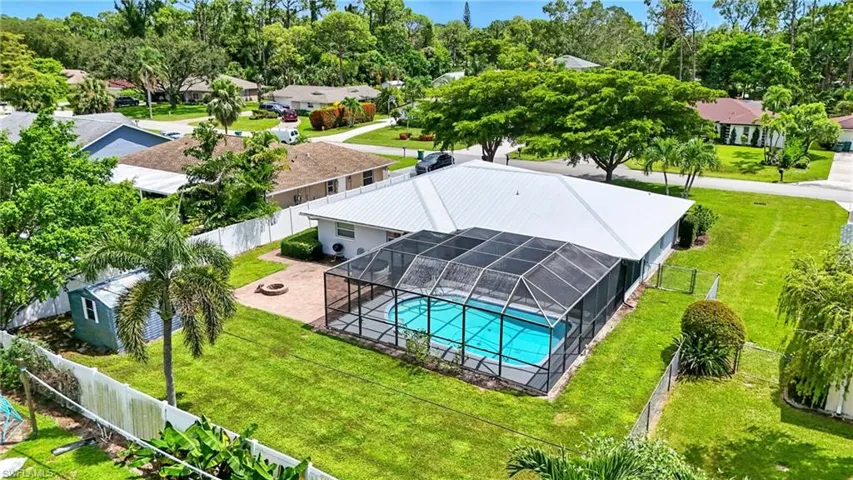 231  Johnnycake  DR, Naples, FL 34110
