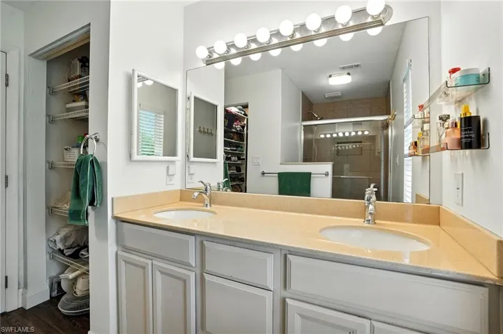 231  Johnnycake  DR, Naples, FL 34110