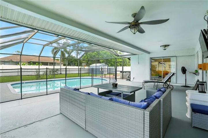 231  Johnnycake  DR, Naples, FL 34110