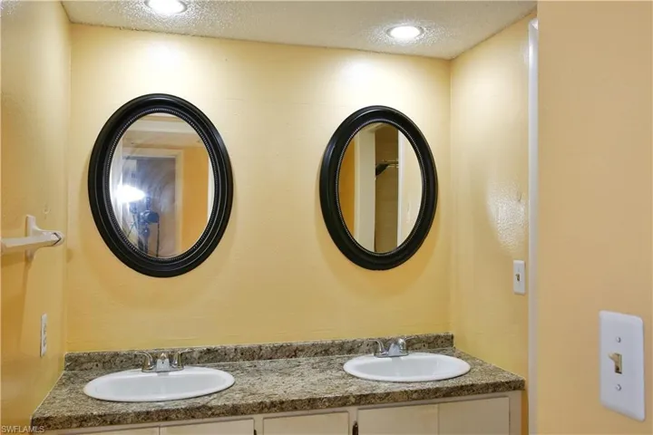 1514 Park Meadows Dr 3, Fort Myers, Florida 33907