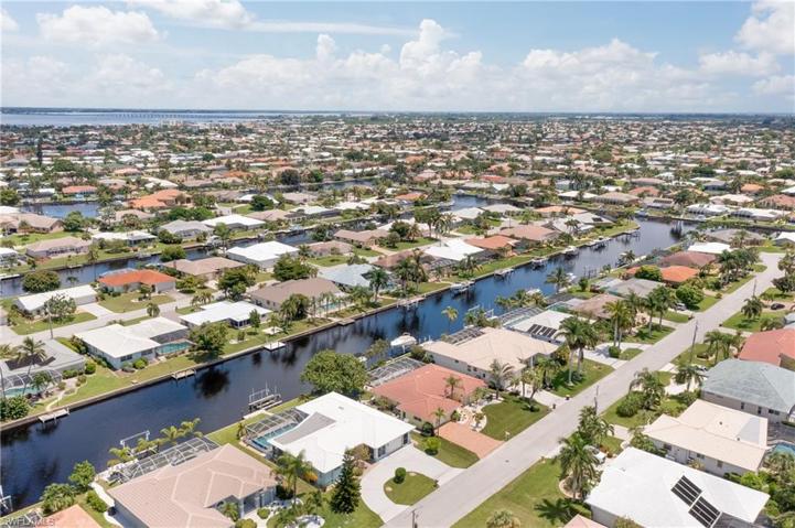 large driveway and aerial view to Charlotte Harbor