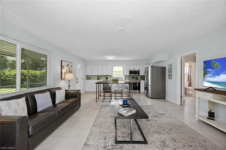 517 108th Ave N, Naples, Florida 34108