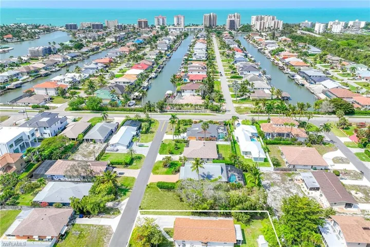517 108th Ave N, Naples, Florida 34108