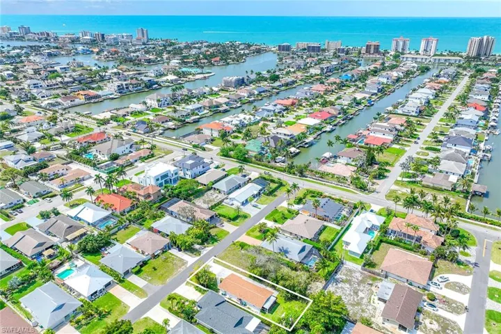517 108th Ave N, Naples, Florida 34108