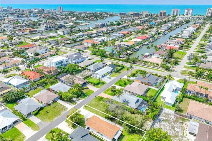 517 108th Ave N, Naples, Florida 34108
