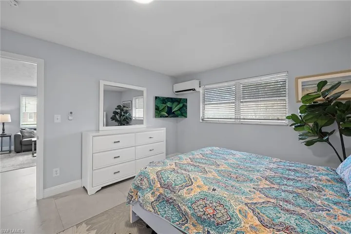 517 108th Ave N, Naples, Florida 34108