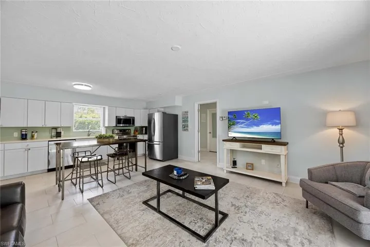517 108th Ave N, Naples, Florida 34108