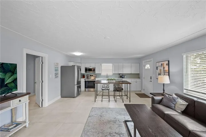 517 108th Ave N, Naples, Florida 34108