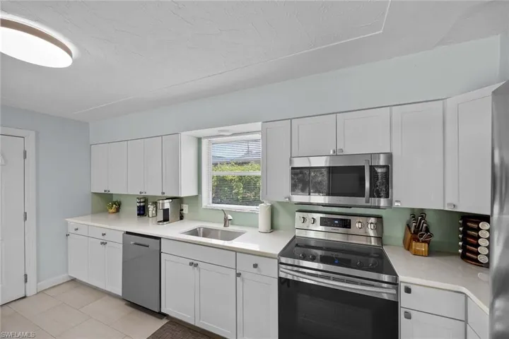 517 108th Ave N, Naples, Florida 34108