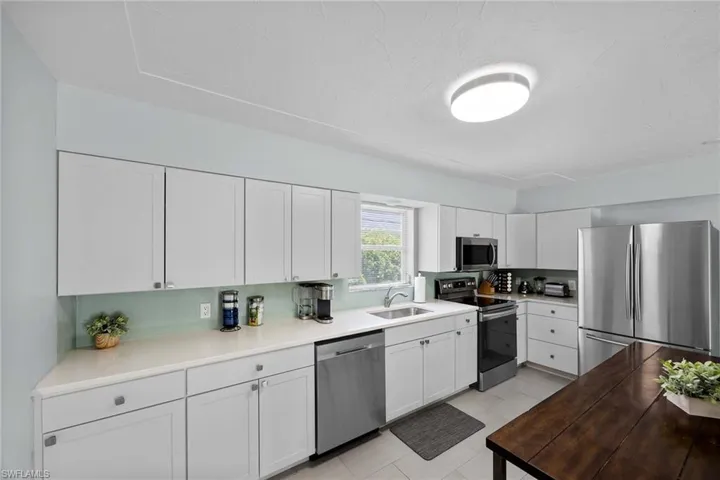 517 108th Ave N, Naples, Florida 34108