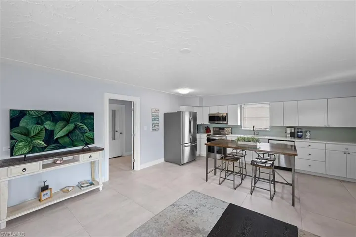 517 108th Ave N, Naples, Florida 34108