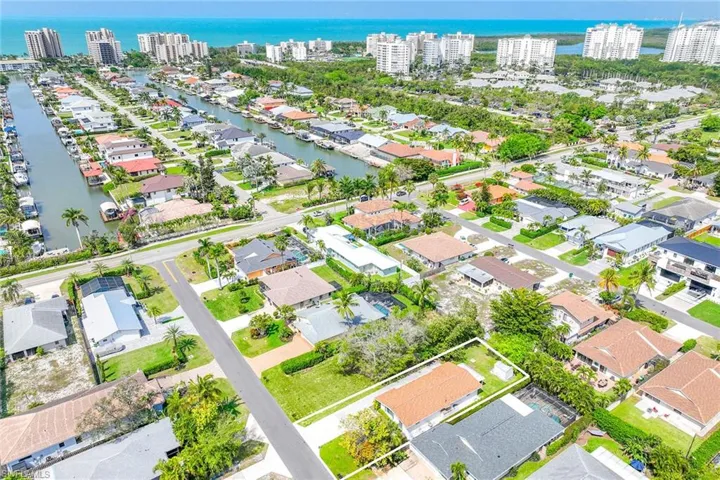 517 108th Ave N, Naples, Florida 34108