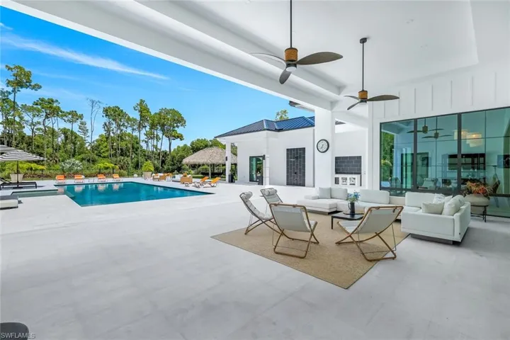 6677  Hunters  RD, Naples, FL 34109