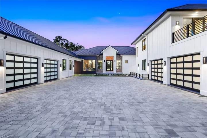 6677  Hunters  RD, Naples, FL 34109