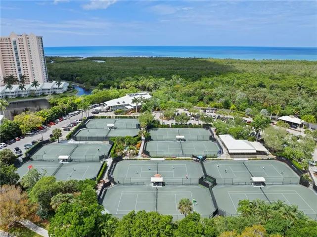 Private Tennis Courts in Pelican Bay