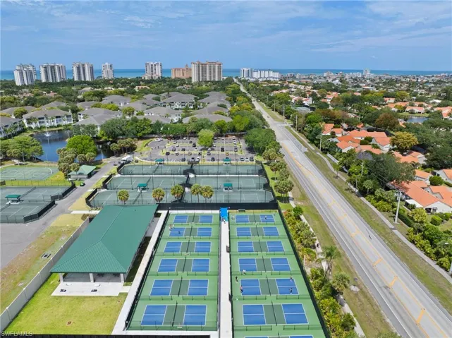 Pickleball & Tennis at Community Park