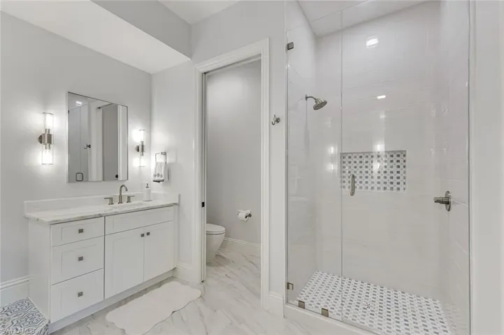 831 Sailaway Ln 202, Naples, Florida 34108