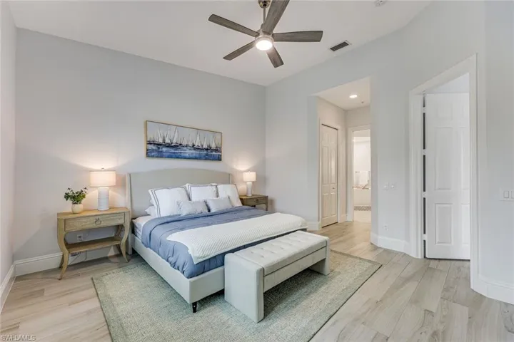 831 Sailaway Ln 202, Naples, Florida 34108