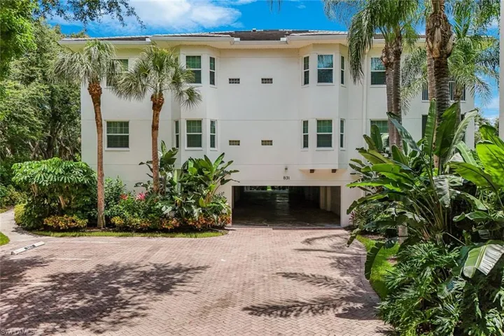 831 Sailaway Ln 202, Naples, Florida 34108