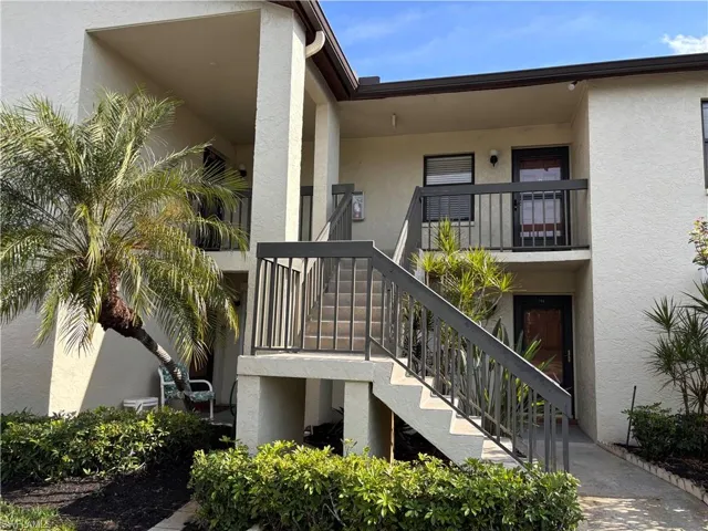 Beautifully maintained complex
