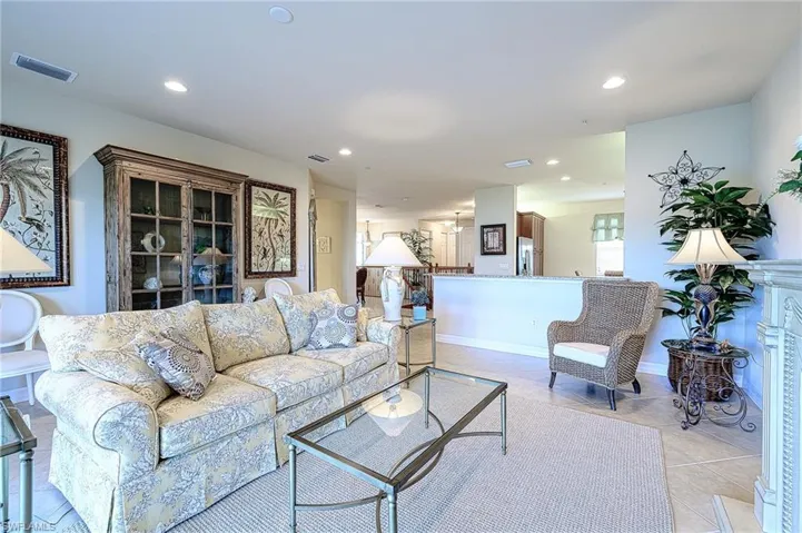 6537  Monterey  PT, Naples, FL 34105