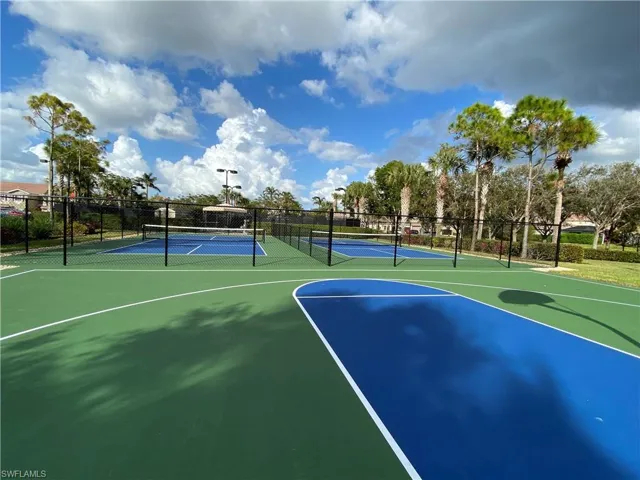 6537  Monterey  PT, Naples, FL 34105