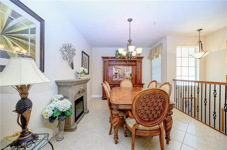 6537  Monterey  PT, Naples, FL 34105