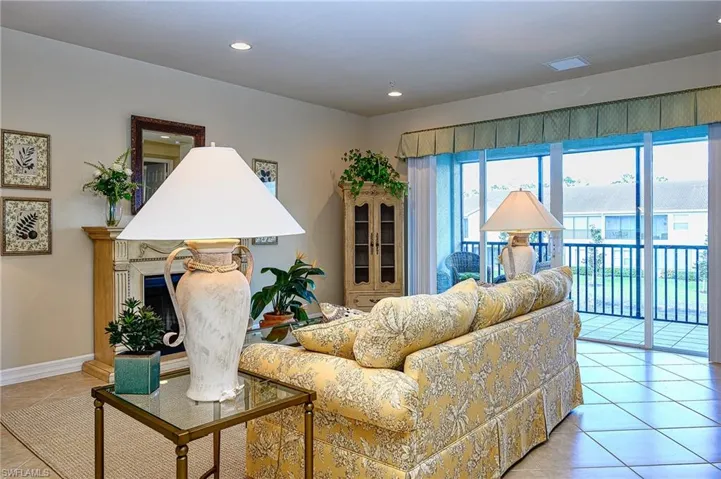 6537  Monterey  PT, Naples, FL 34105