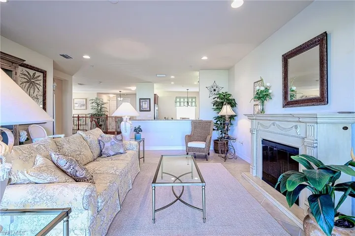 6537  Monterey  PT, Naples, FL 34105