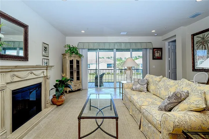6537  Monterey  PT, Naples, FL 34105