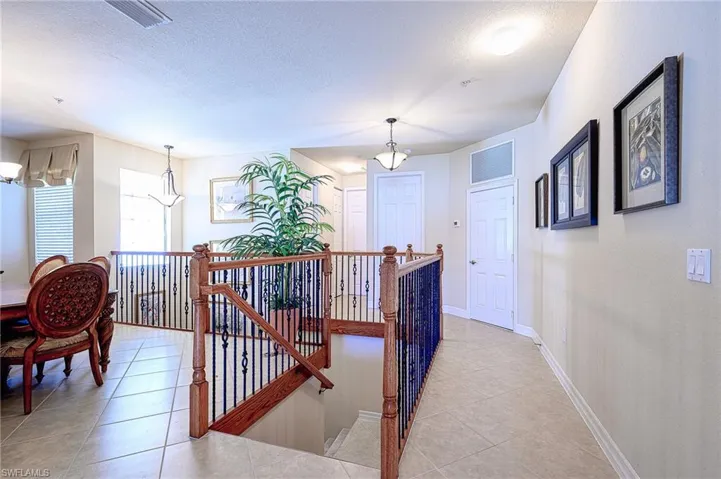 6537  Monterey  PT, Naples, FL 34105