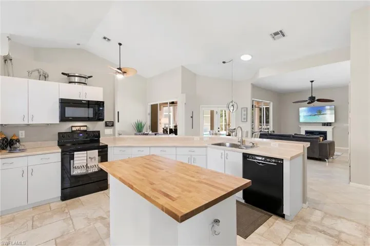 316  Lambton  LN, Naples, FL 34104