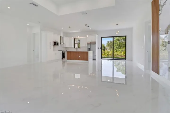 2600  63rd W ST, Lehigh Acres, FL 33971