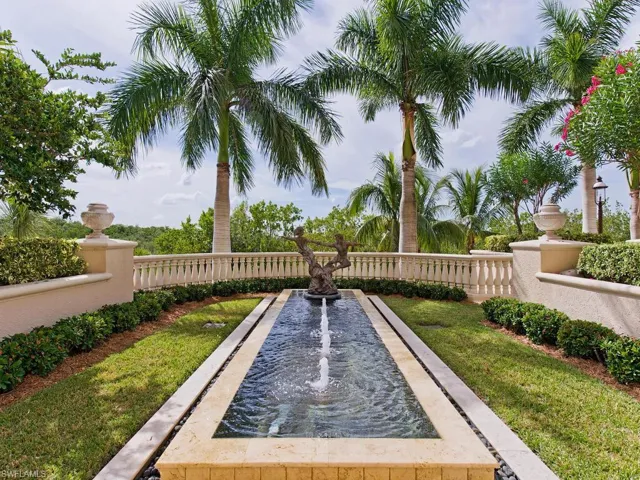 La Scala Rear Fountain