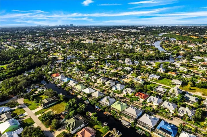 Paradise Village is a private, gated, 40 home community on the Imperial River Canal