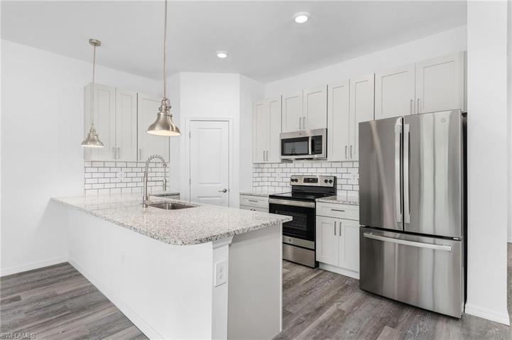 537-539 SE 6th  TER, Cape Coral, FL 33990