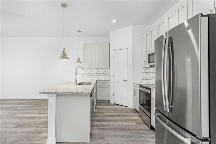 537-539 SE 6th  TER, Cape Coral, FL 33990