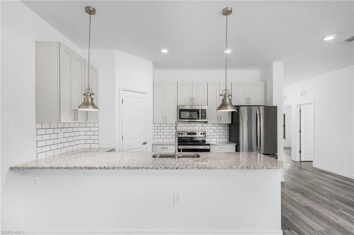 537-539 SE 6th  TER, Cape Coral, FL 33990