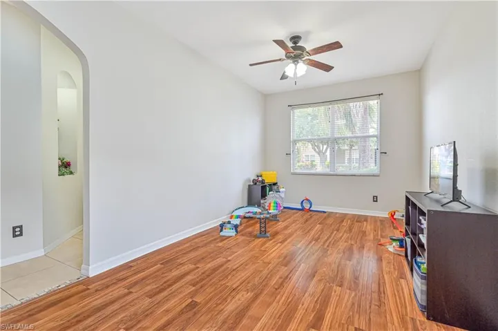 Den/Flex Room