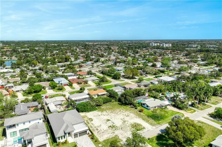 1081 Morningside DR, NAPLES FL 34103