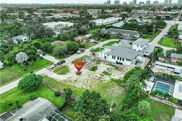 1081 Morningside DR, NAPLES FL 34103