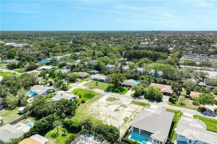 1081 Morningside DR, NAPLES FL 34103
