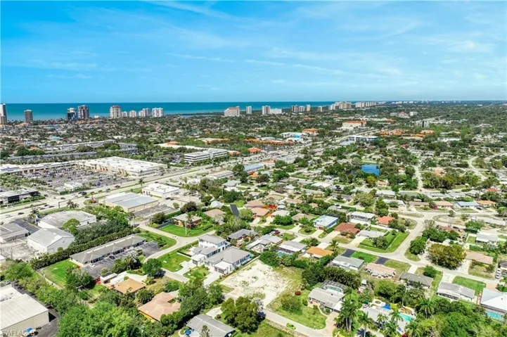 1081 Morningside DR, NAPLES FL 34103