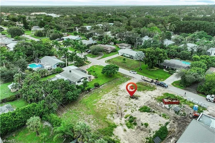 1081 Morningside DR, NAPLES FL 34103