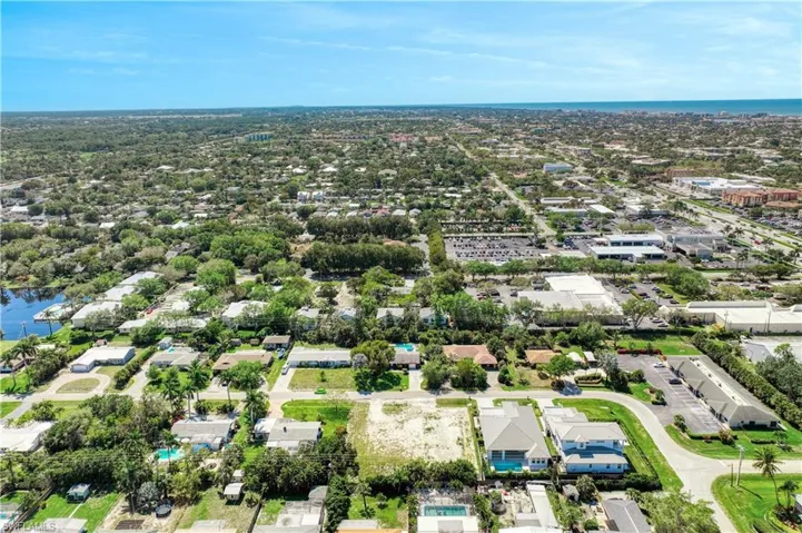 1081 Morningside DR, NAPLES FL 34103