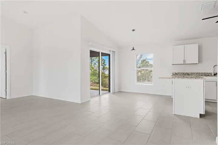 2828 Nw 22nd Ave, Cape Coral, Florida 33993